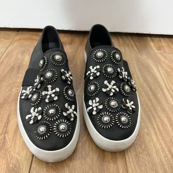 VC John Camuto Sneakers size 8 Women’s Black Leather Floral Embellished Slip On - Picture 3 of 9